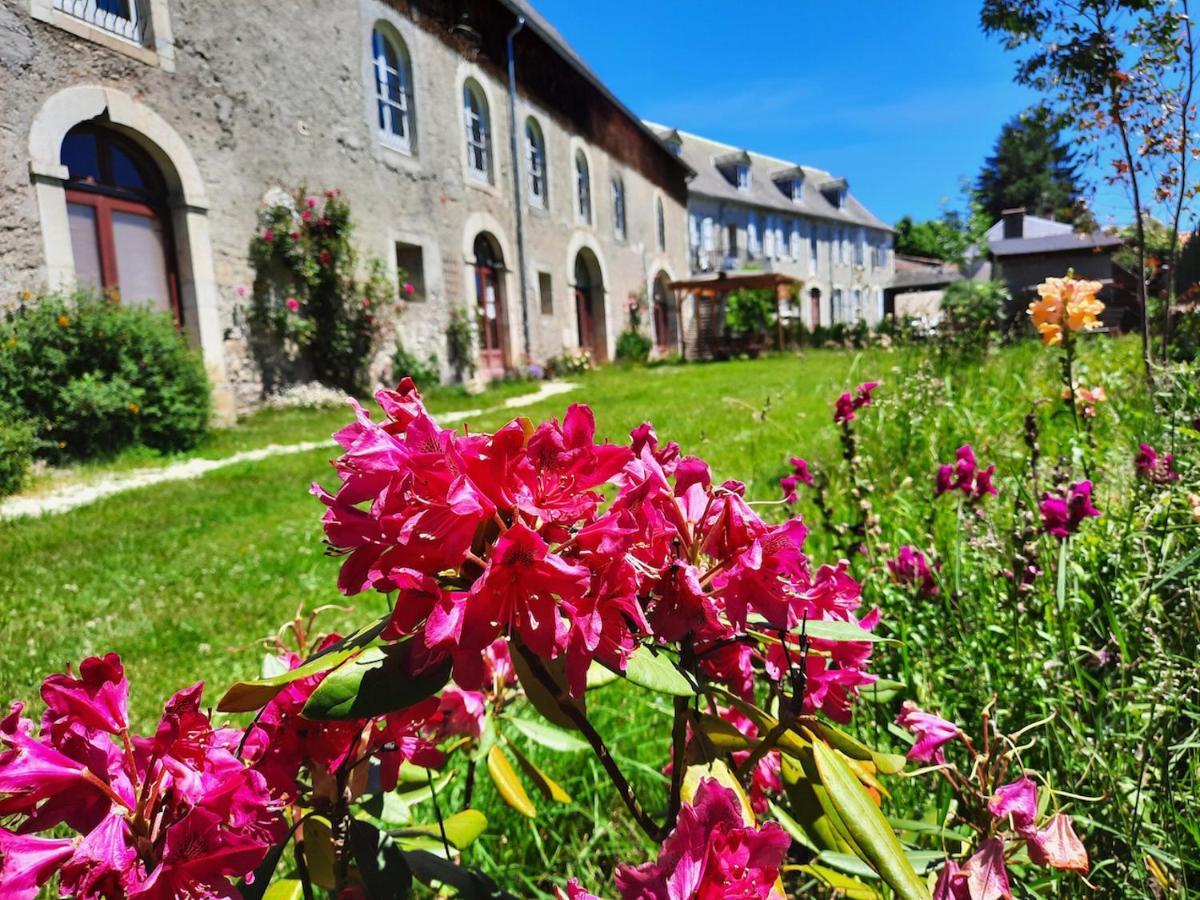 Domaine Lou Castet Bed & Breakfast Tuzaguet Exterior foto