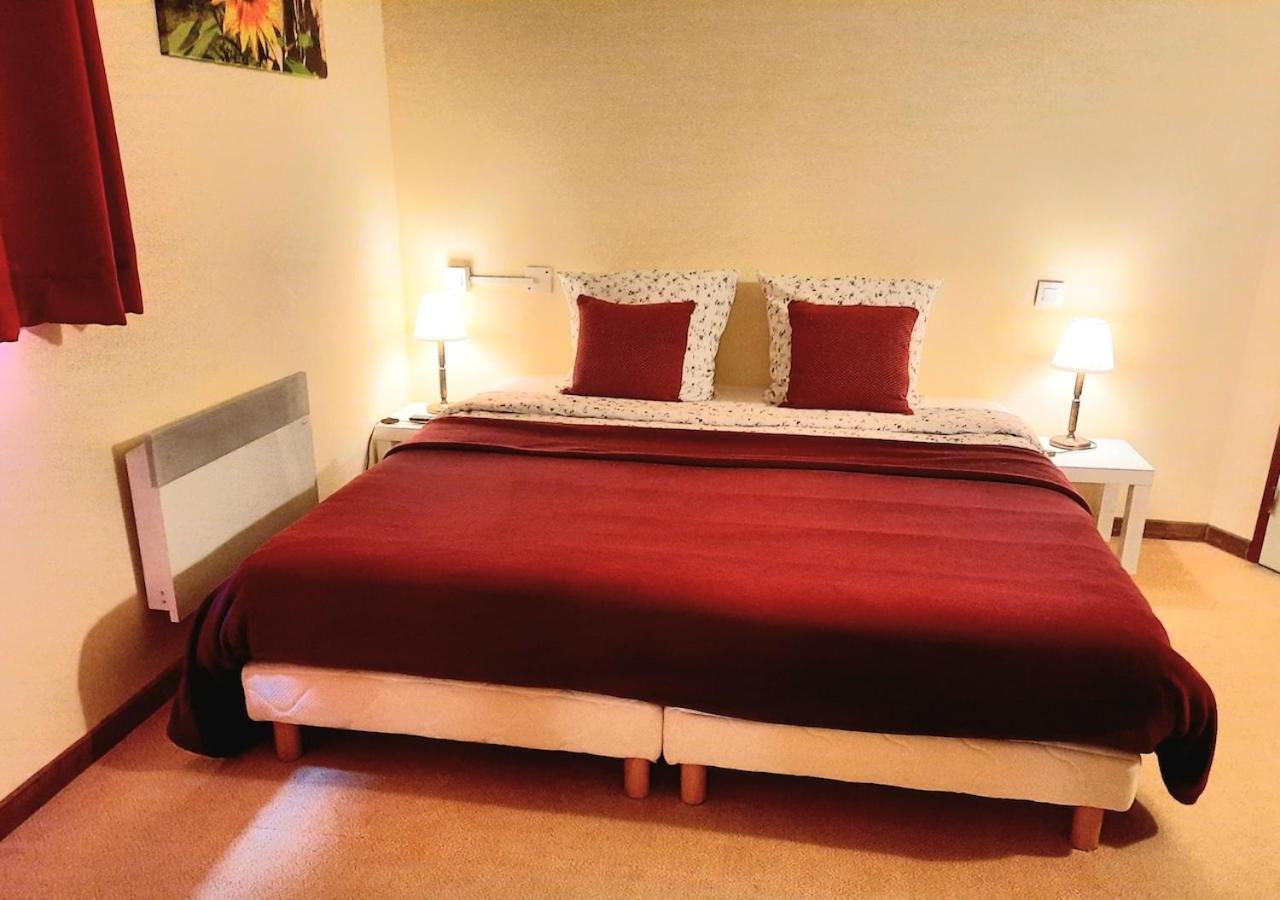 Domaine Lou Castet Bed & Breakfast Tuzaguet Exterior foto