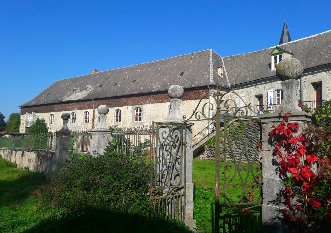 Domaine Lou Castet Bed & Breakfast Tuzaguet Exterior foto